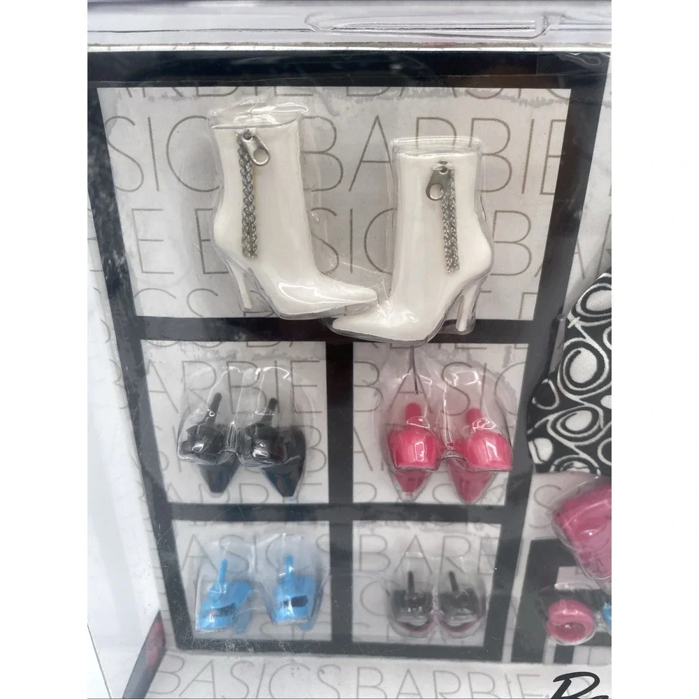 Barbie Black Label Barbie Basics Look No. 03 Collection 001 2009 Mattel